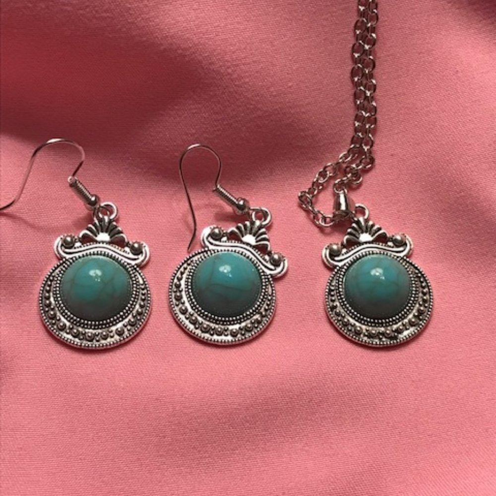 Silver & Turquoise Colored Jewelry Set